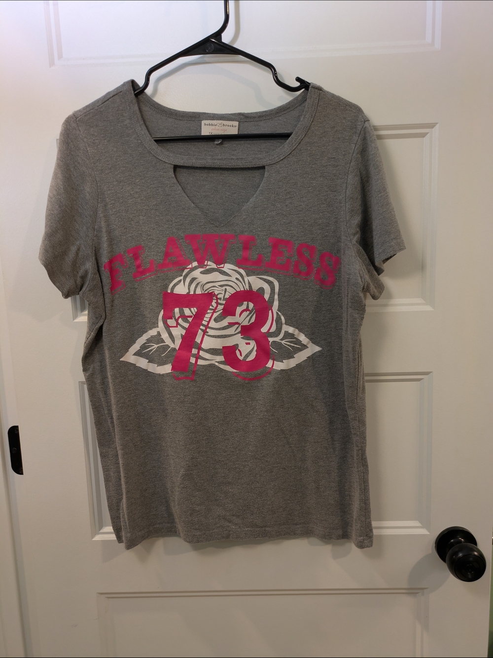 🔴 3/$15 Brooks Gray Short Sleeve "Flawless 73" Tee with Pink Graphics